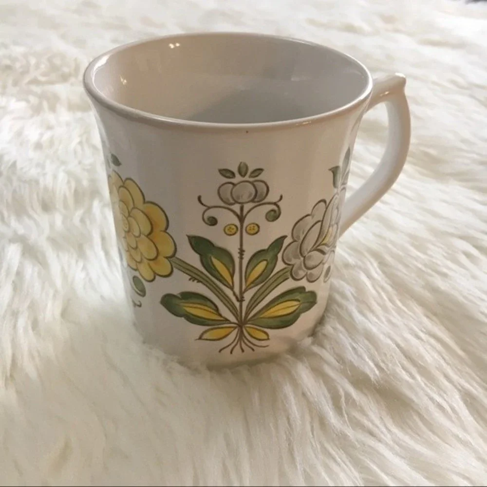 Vintage 70s Japan Floral Flowers Coffee Mug Cup‎